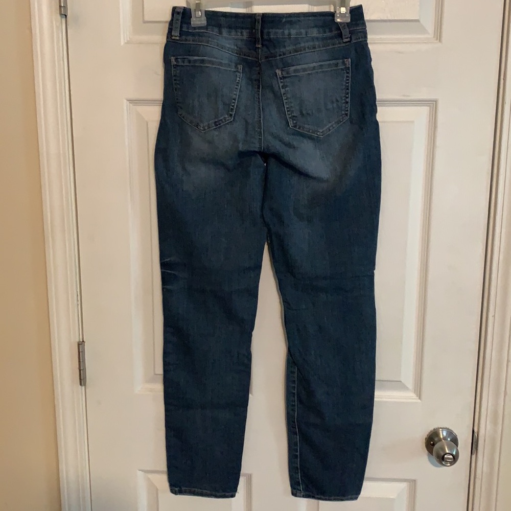 Jeans ๐ - Picture 2 of 4